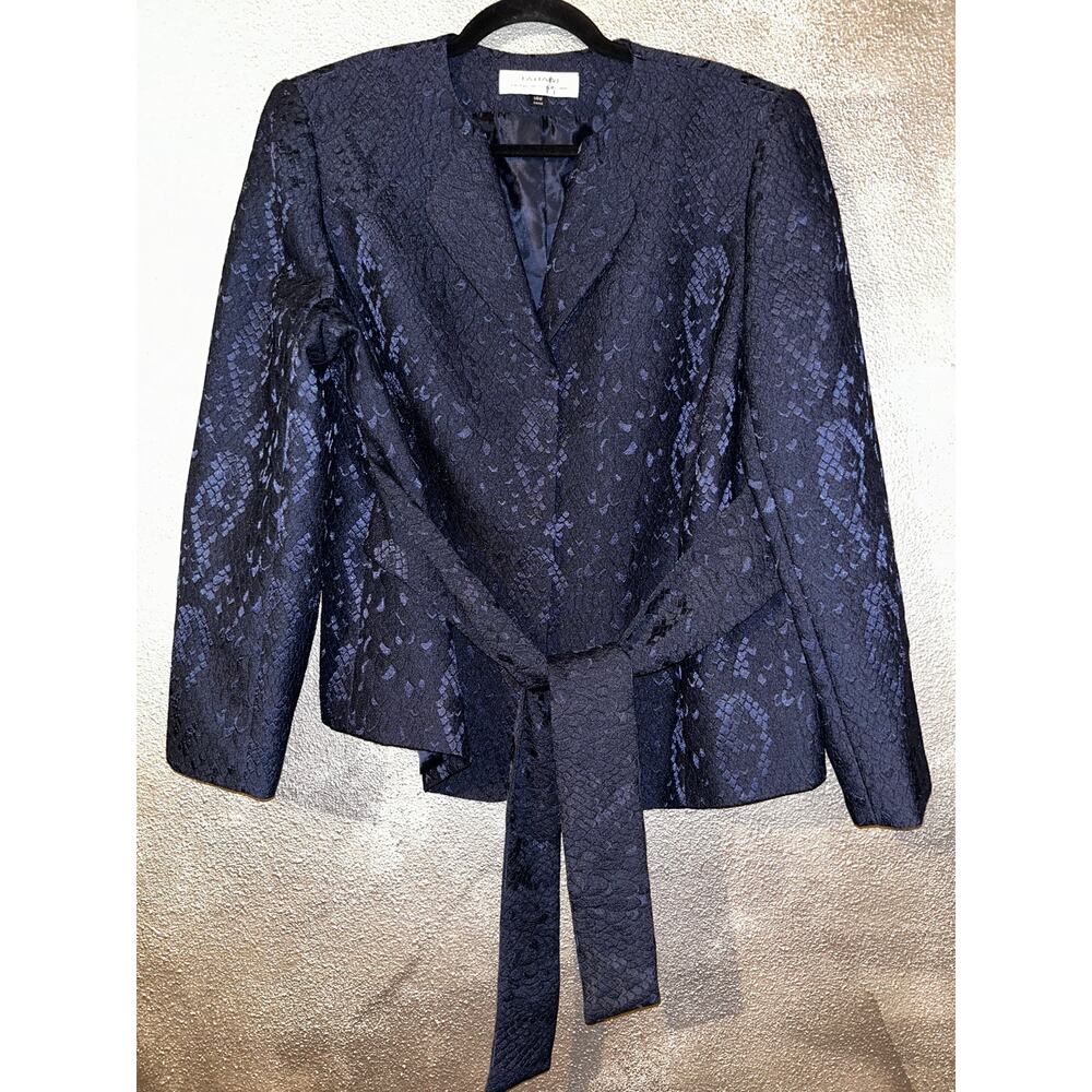 Tahari Edgy Goth Preppy Academia Snake Embossed Belted Notched Lapel Blazer
